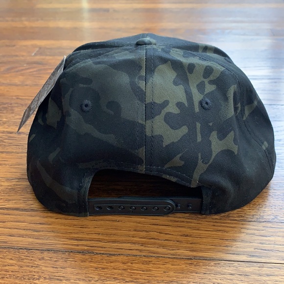Men’s Green Camo Snapback Baseball Cap - Picture 3 of 5